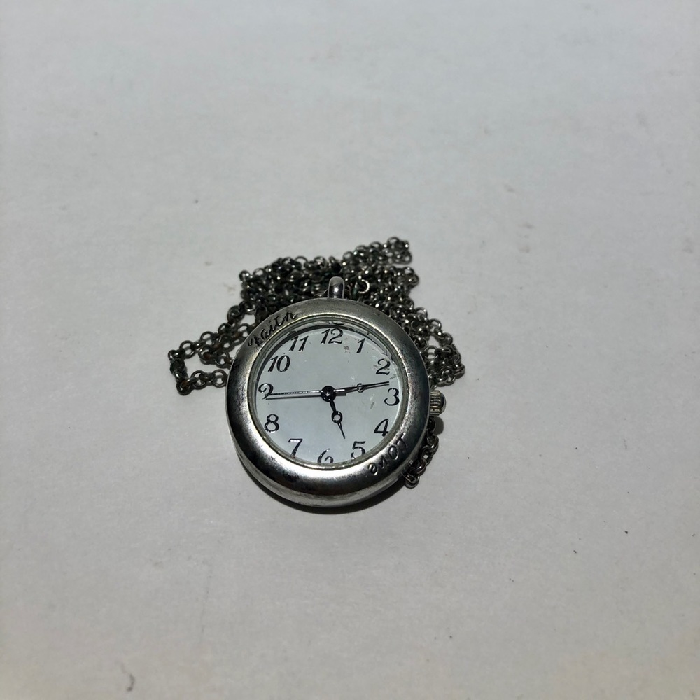 Chain Watch - Picture 2 of 3